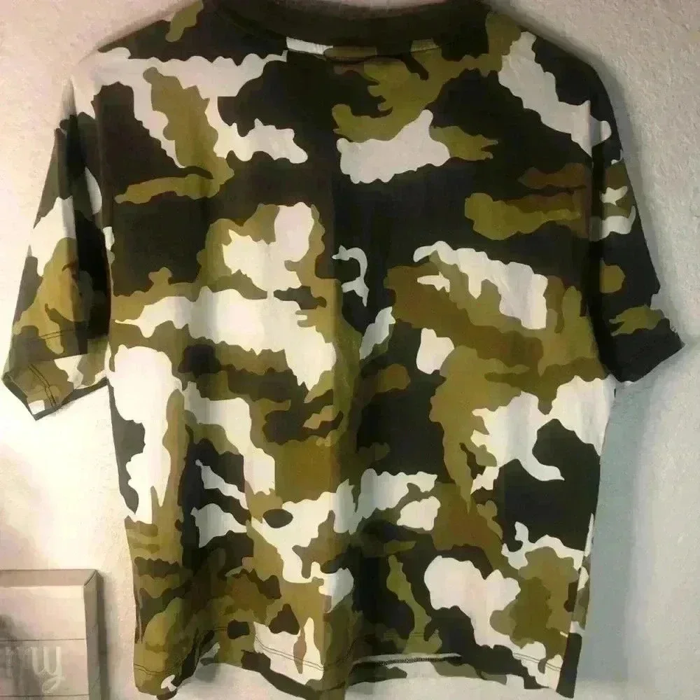 Nike green camo crop t shirt sz S